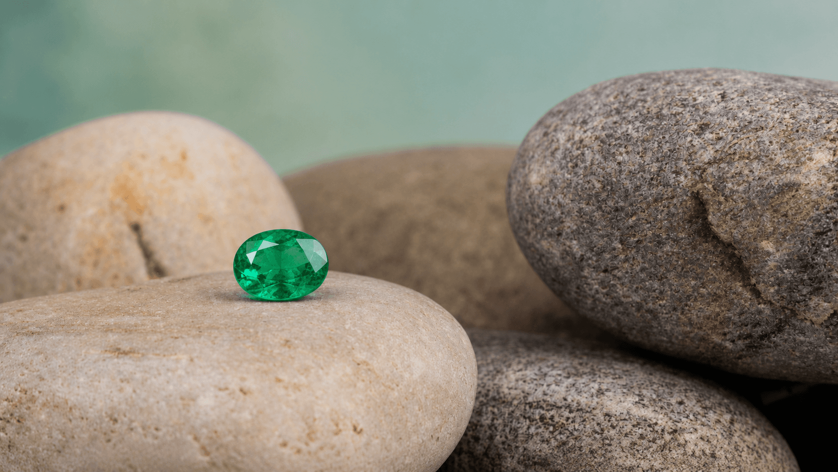 A loose emerald gemstone