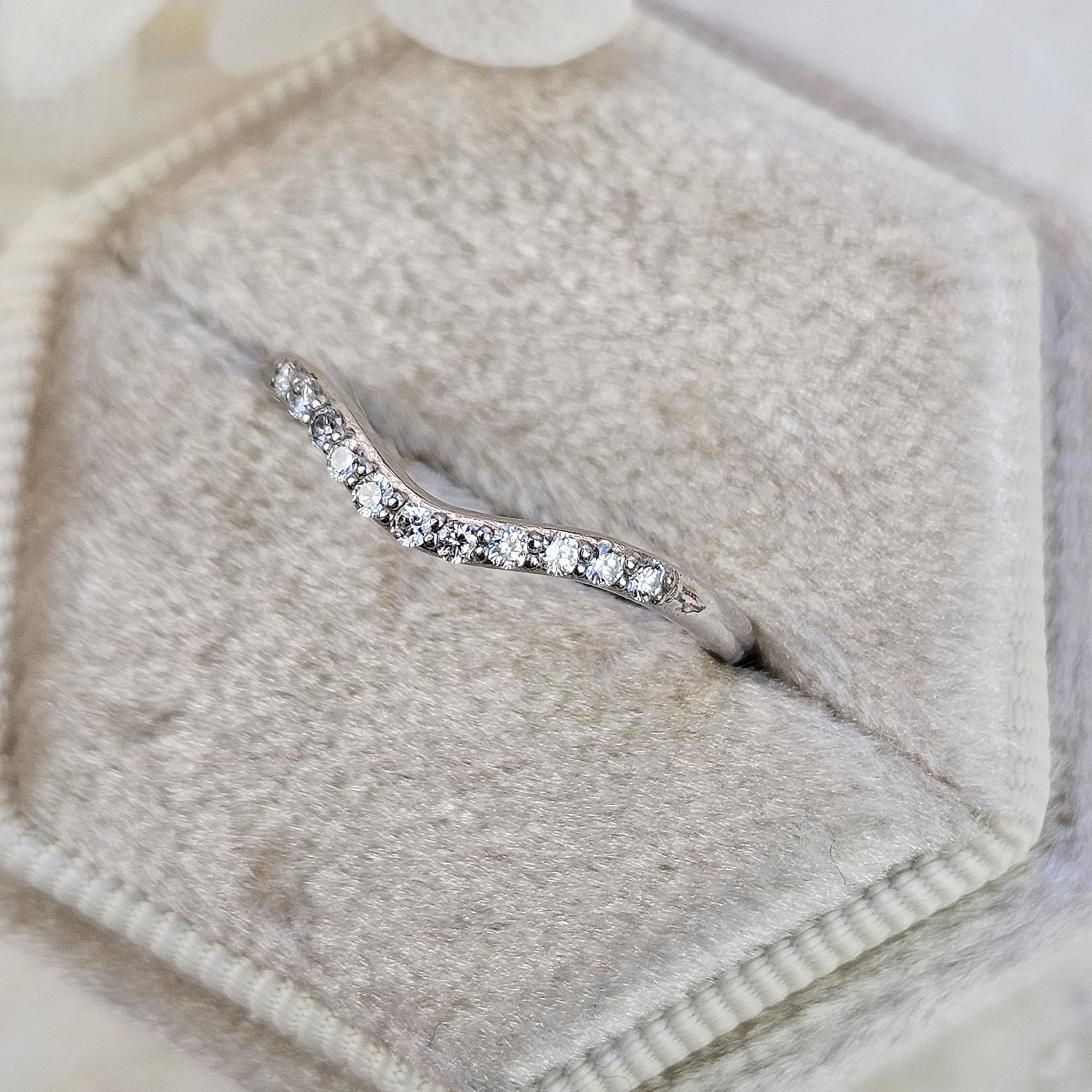 11 stone diamond set wedding band