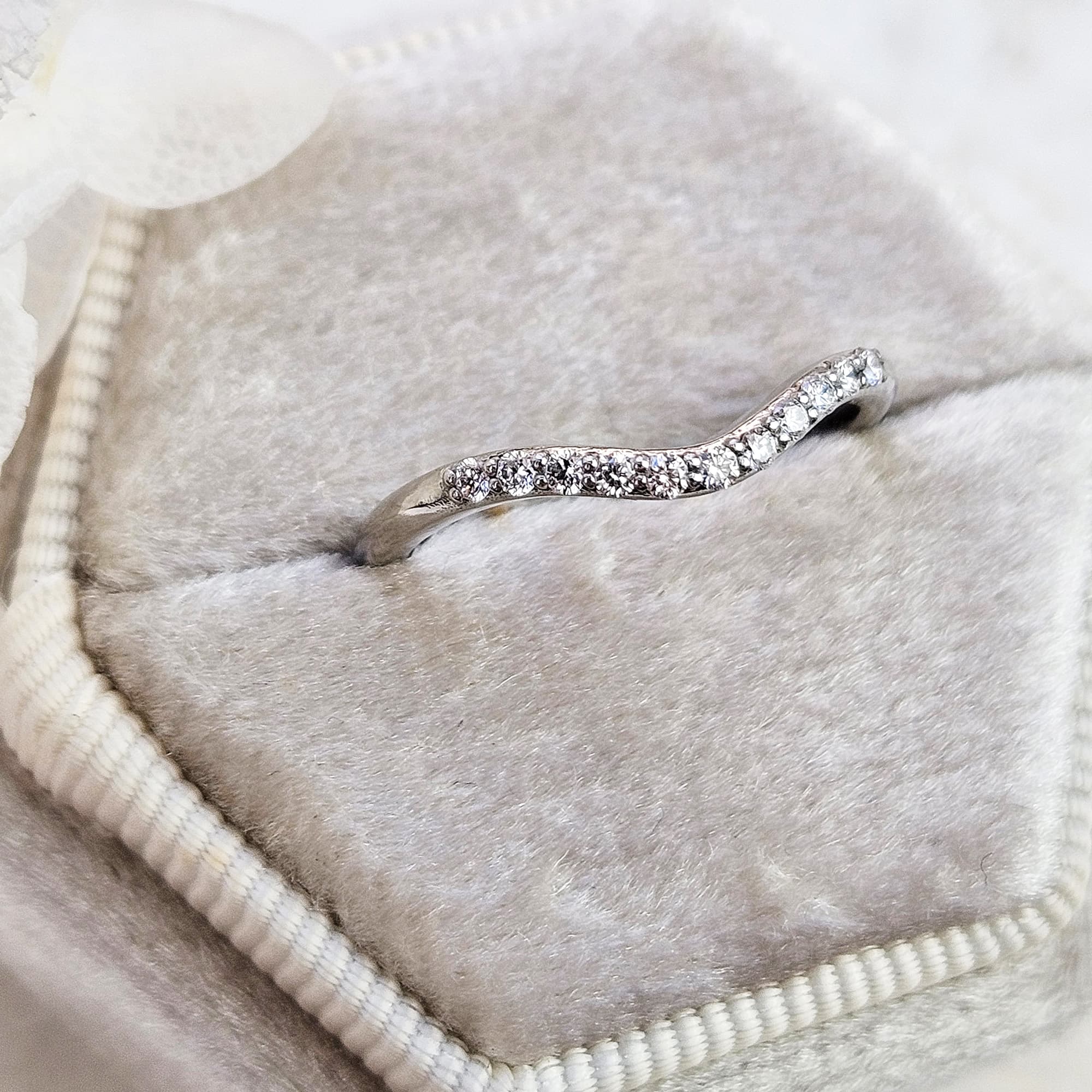 11 stone diamond set wedding band