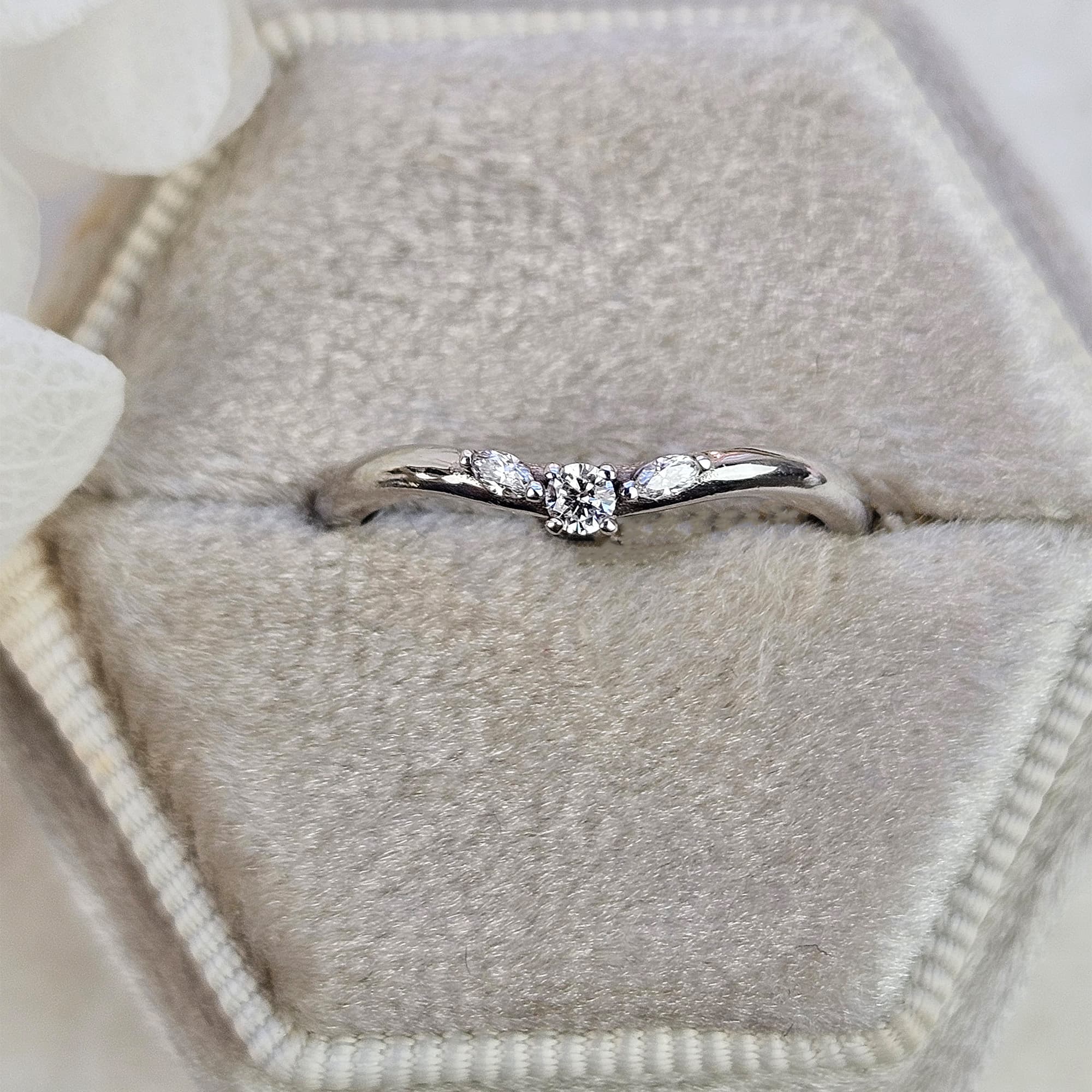 3 stone wedding band
