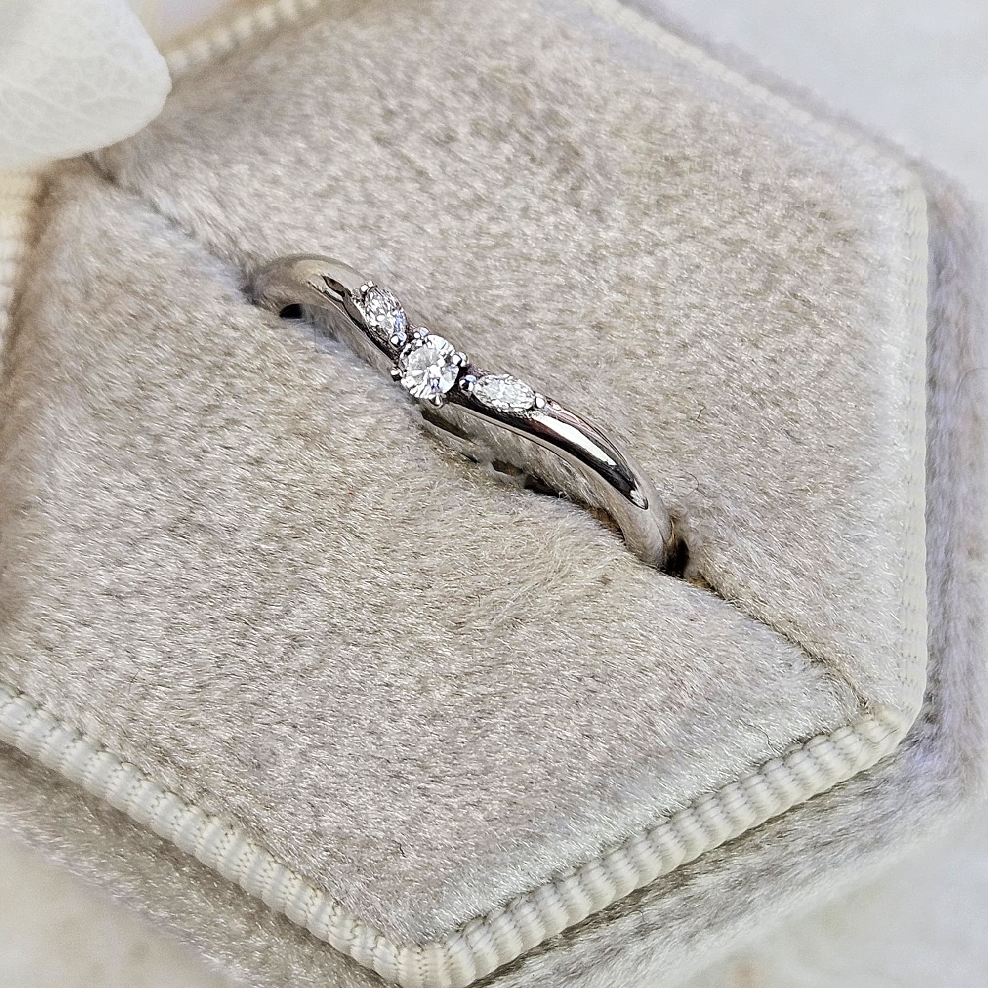 3 stone wedding band