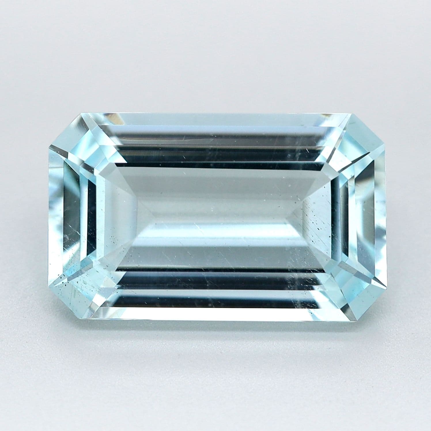 2.95ct Emerald-cut Natural Aquamarine