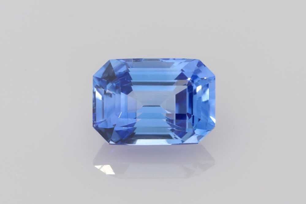 1.27ct Emerald-cut Natural Sapphire