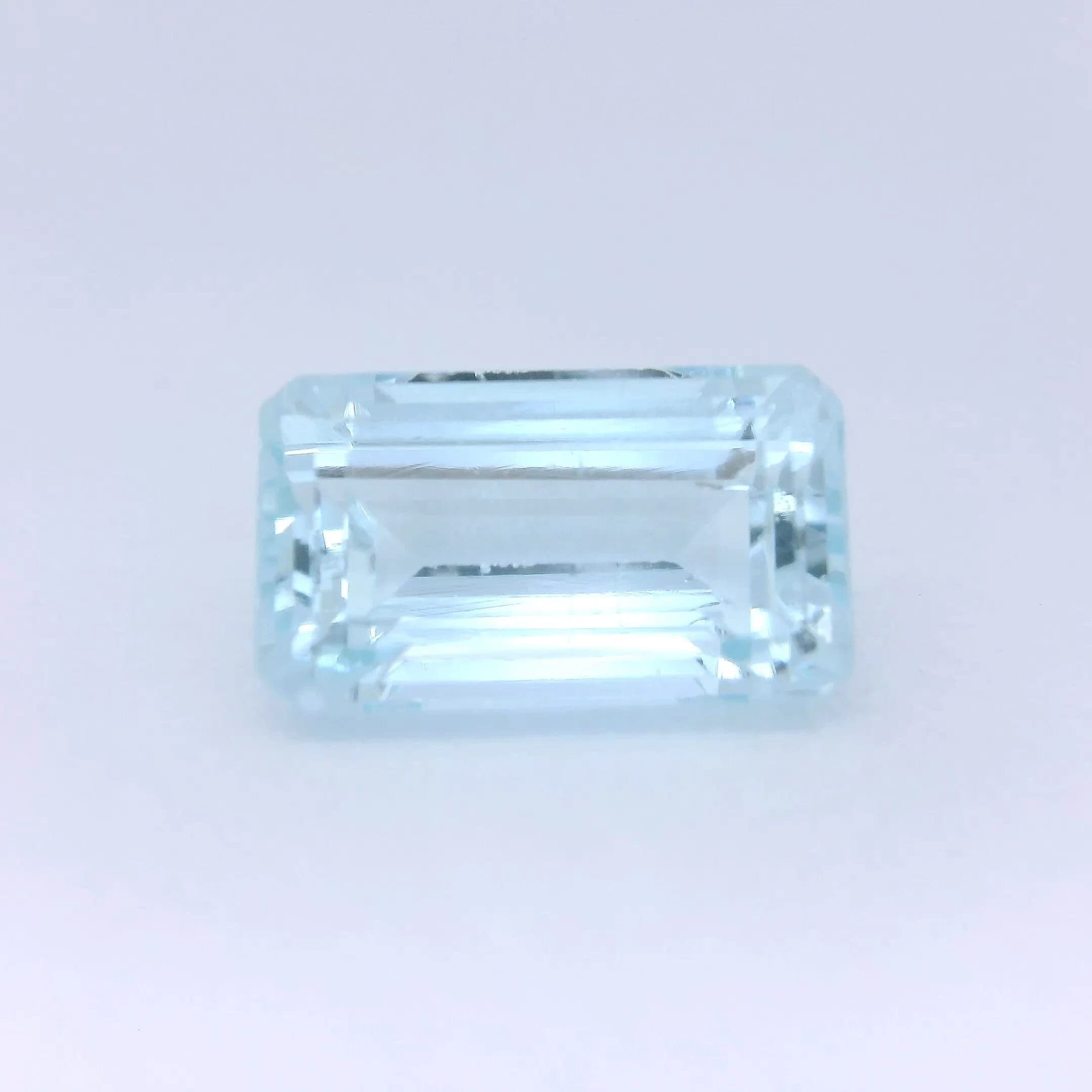 3.16ct Emerald-cut Natural Aquamarine