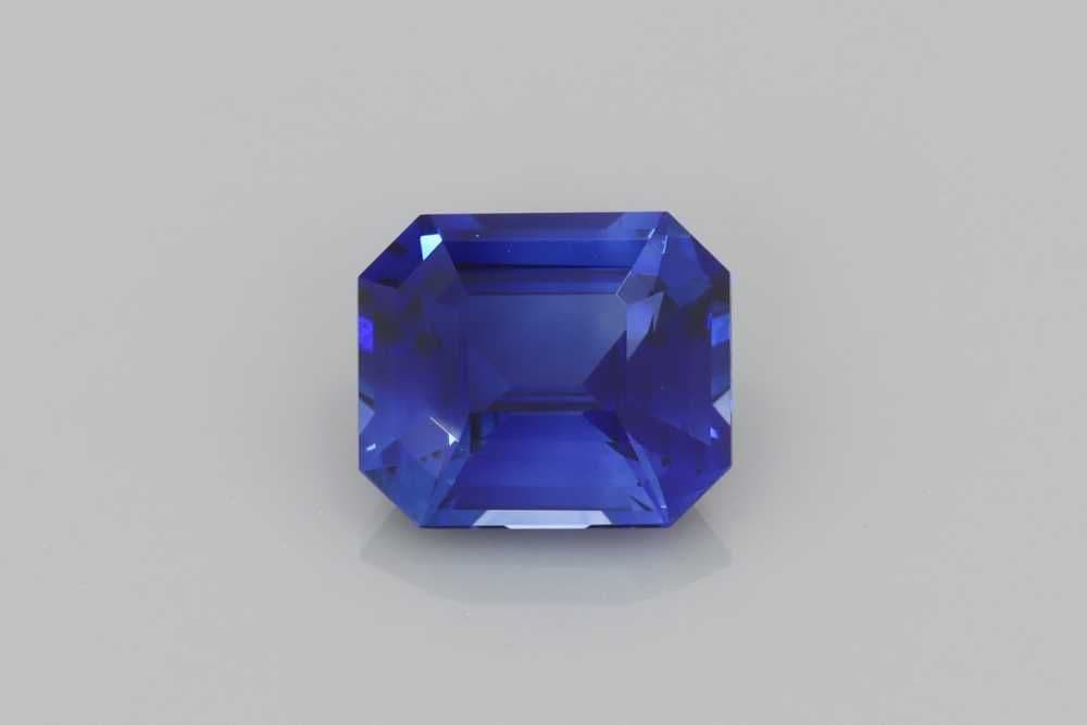 1.59ct Emerald-cut Natural Sapphire