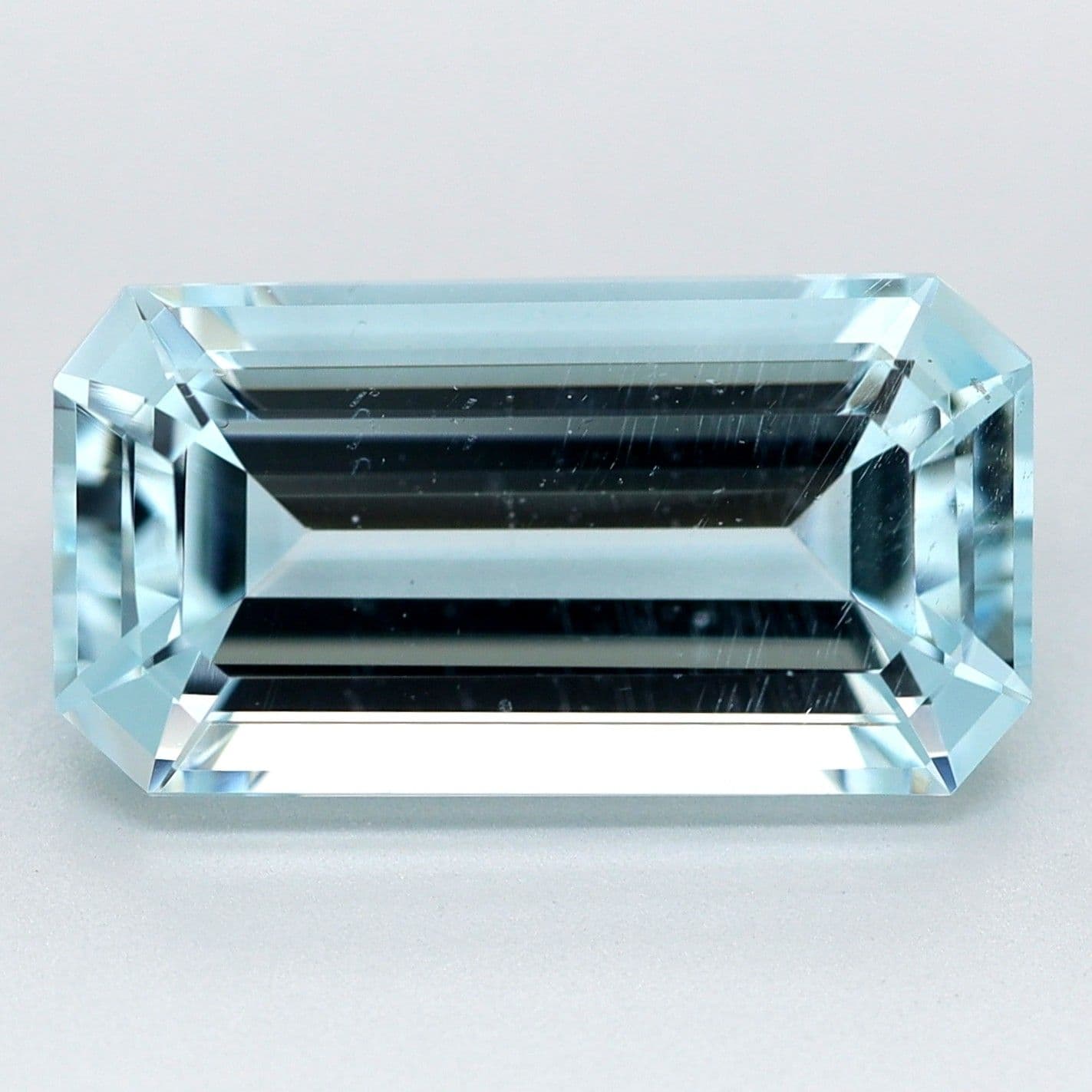 3.43ct Emerald-cut Natural Aquamarine
