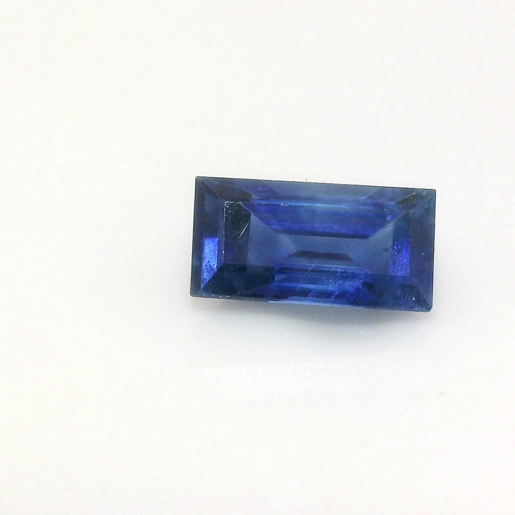 0.8ct Baguette Natural Sapphire