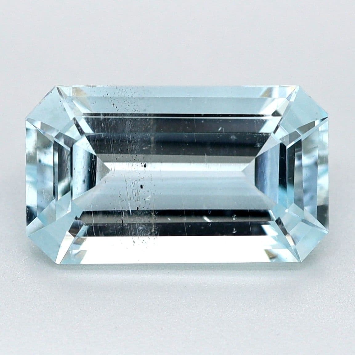1.75ct Emerald-cut Natural Aquamarine