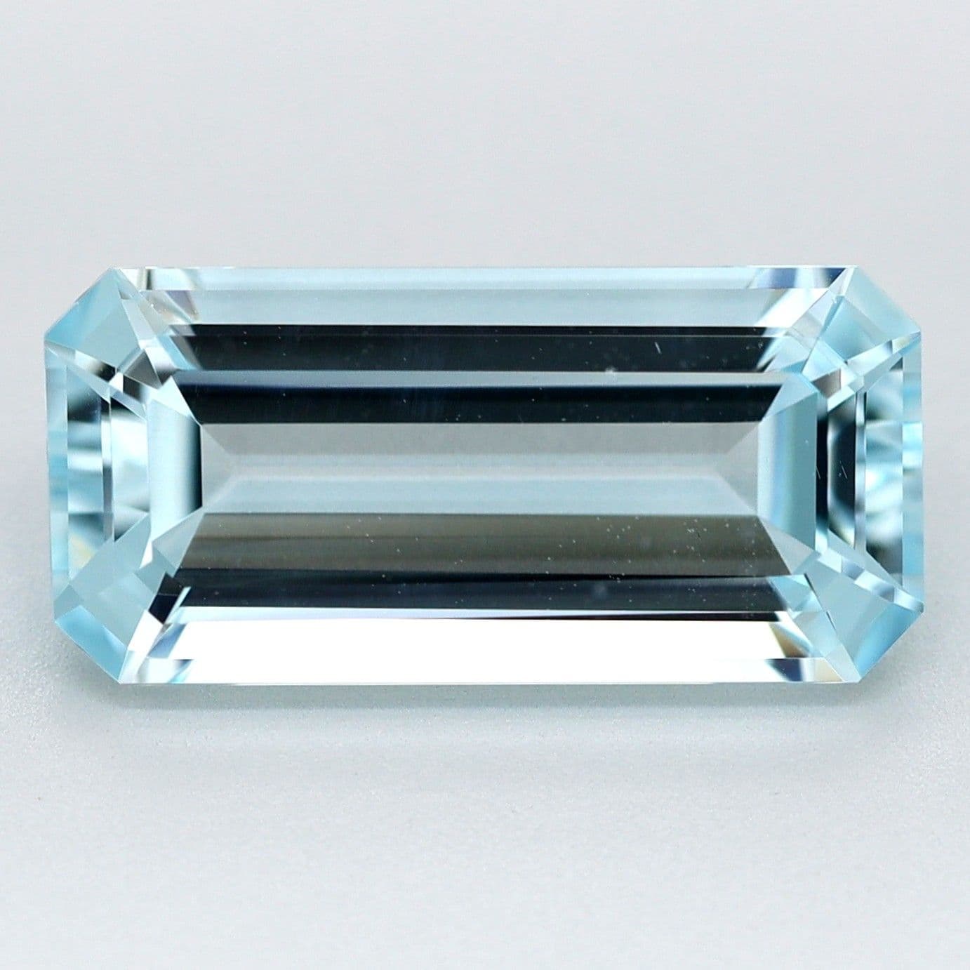2.5ct Emerald-cut Natural Aquamarine