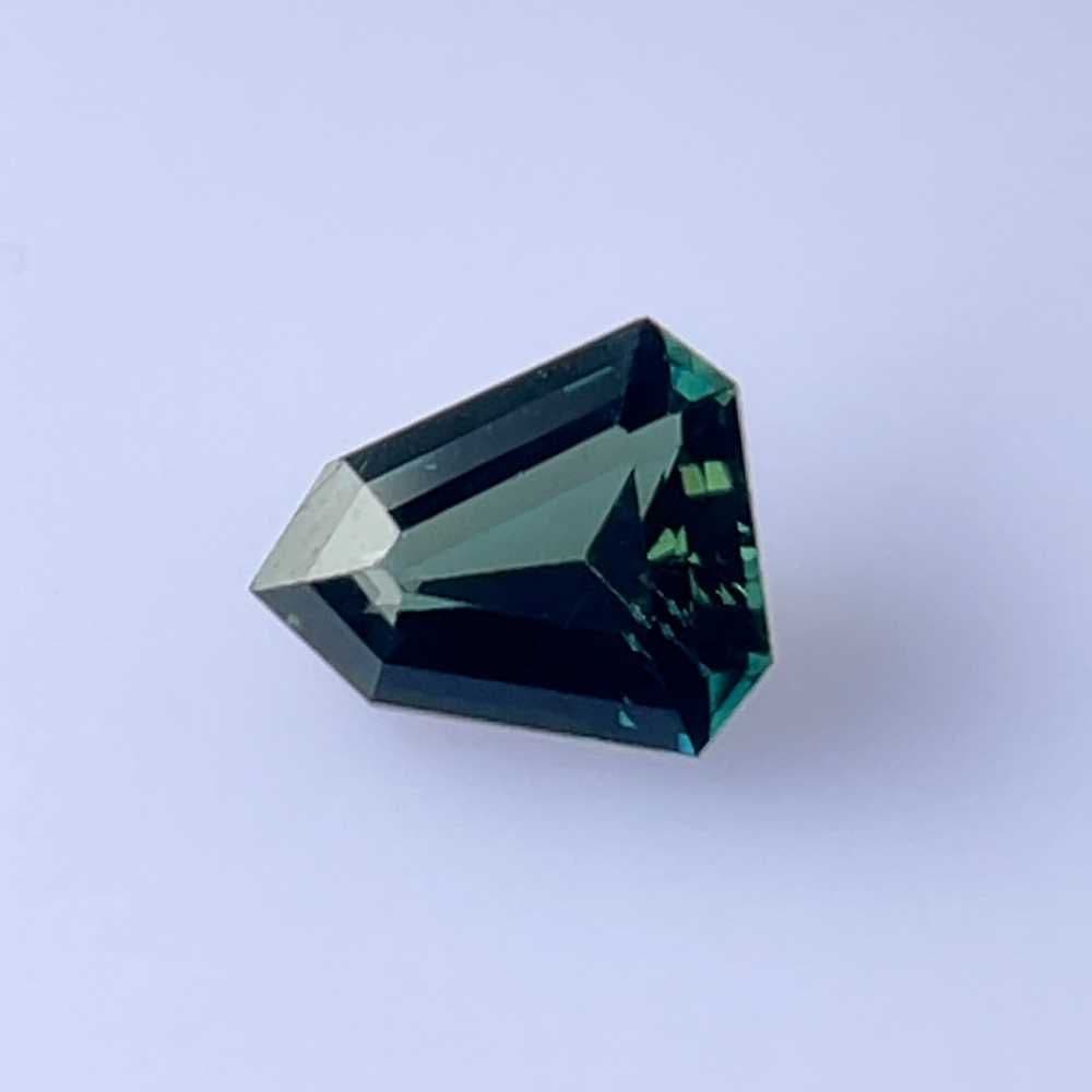 1.57ct Kite Natural Sapphire