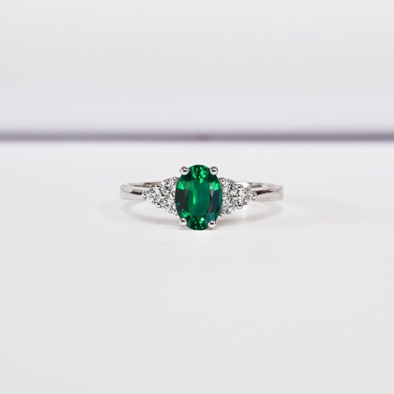 Ring 18kt Gold GIA Oval Emerald 2.28 cts & 2 Oval Diamonds 0.52 cts –  Albert Hern