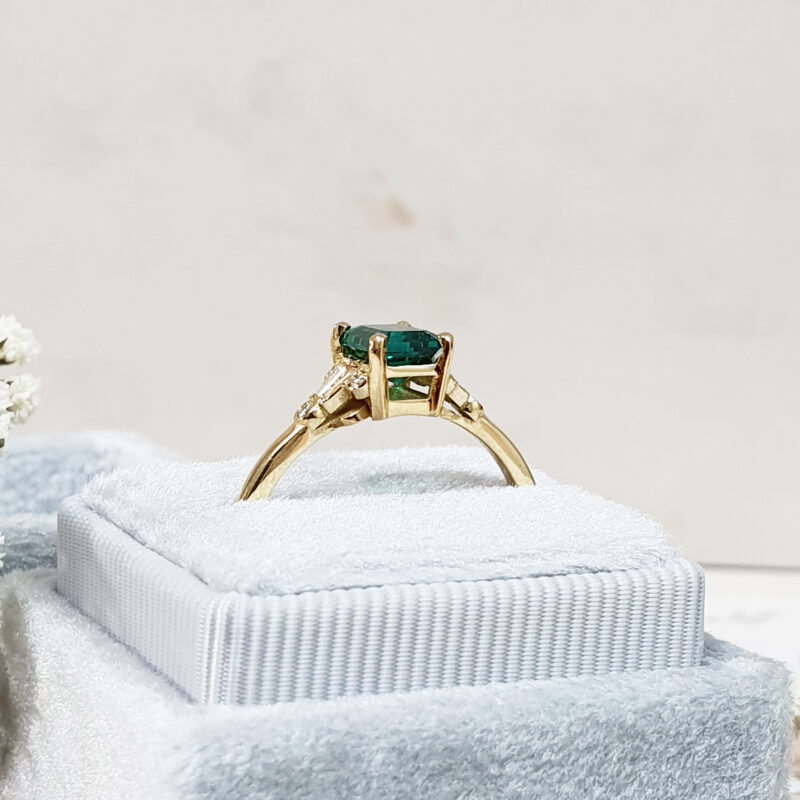 Rectangular Cut Emerald and Diamond Ring Gold – EmeraldsMaravellous