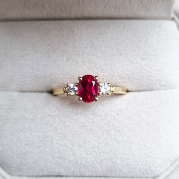 diamond ruby uhr